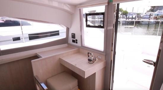 Leopard 43 PC nav table