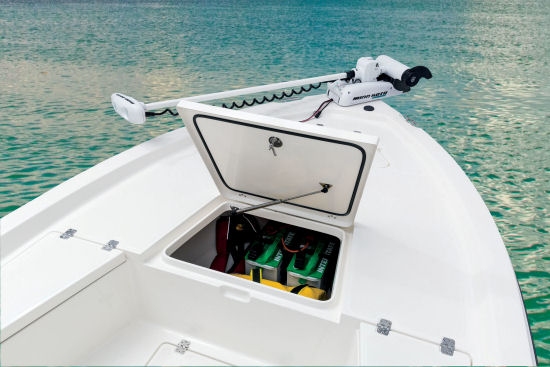 Mako 19 CPX anchor locker