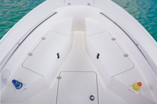 Mako 204 CC bow seats