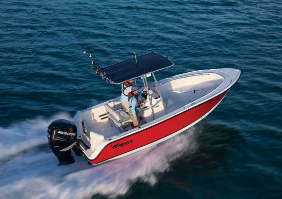 Mako 204 CC running shot