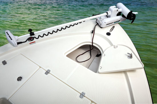 Mako 21 LTS anchor locker