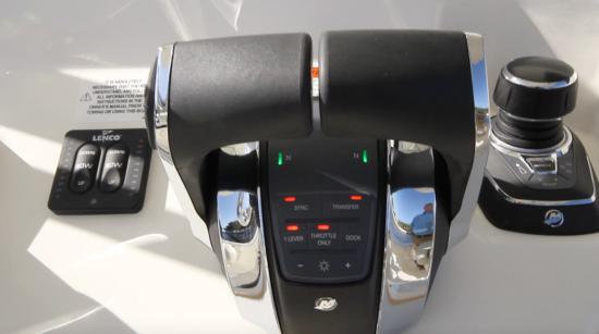 Mako 284 CC throttle and shift