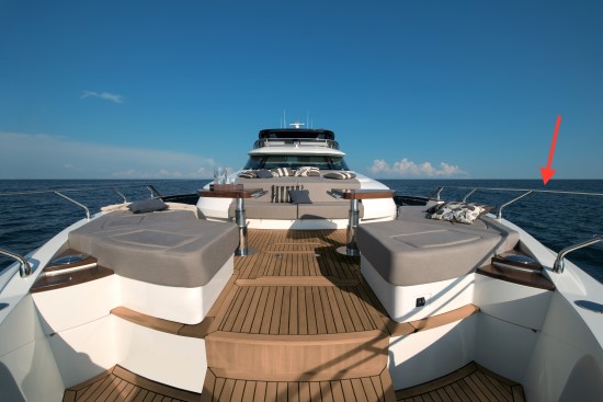 Monte Carlo Yachts 96 bow rails