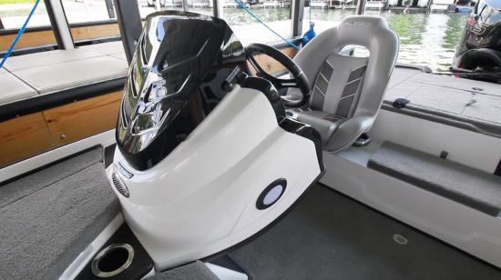 Nitro Z18 windshield