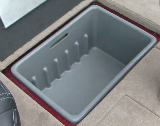 Nitro Z20 aft locker