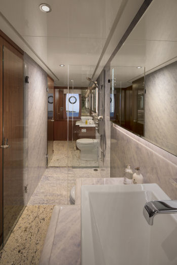 Ocean Alexander 85 Motoryacht master head