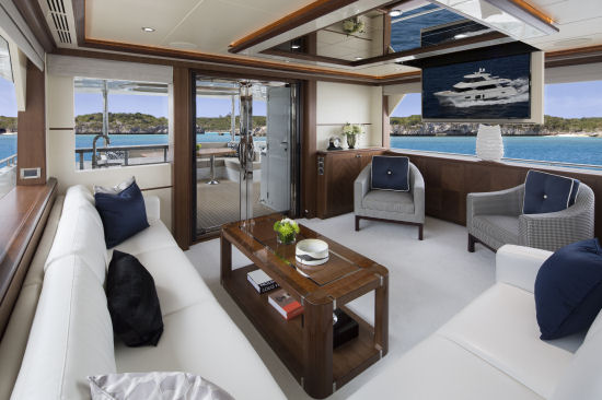 Ocean Alexander 85 Motoryacht salon