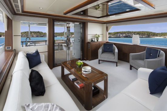 Ocean Alexander 85 Motoryacht salon