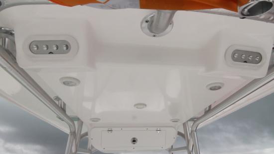 Ocean Runner 29 Center Console led