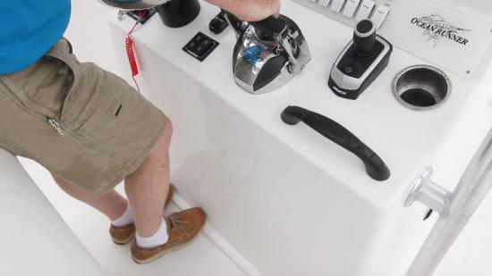 Ocean Runner 29 Center Console operation