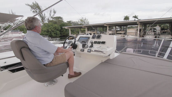 Prestige Yachts 420 helm seat