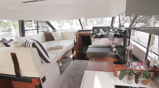 Prestige Yachts 420 Salon