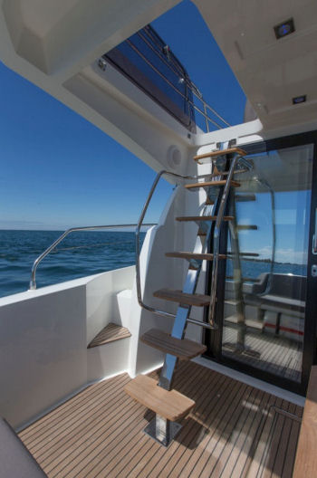 Prestige Yachts 420 Stairs