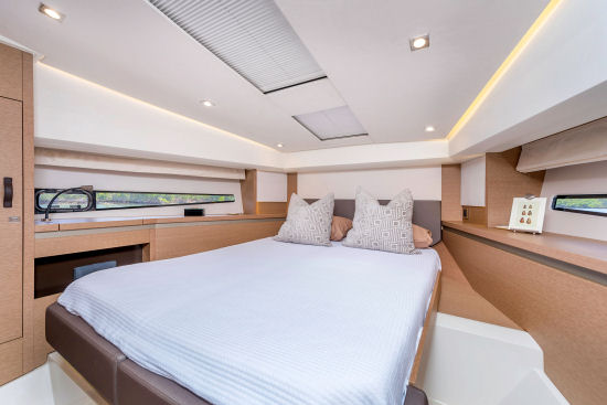 Prestige 460 Fly VIP Berth