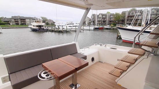 Prestige 630 cockpit