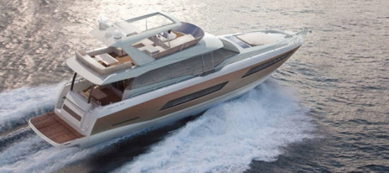 Prestige Yachts 680 running shot