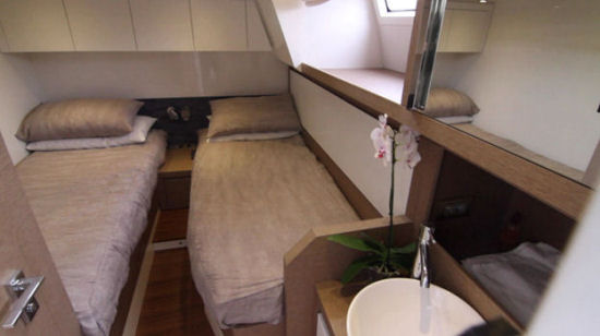 Prestige Yachts 680 twin beds