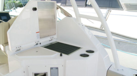 Pursuit DC 295 wet bar