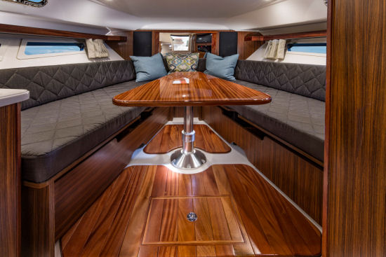 Pursuit OS 355 Offshore dinette lounge