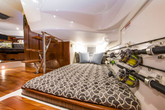 Pursuit OS 355 Offshore mid cabin