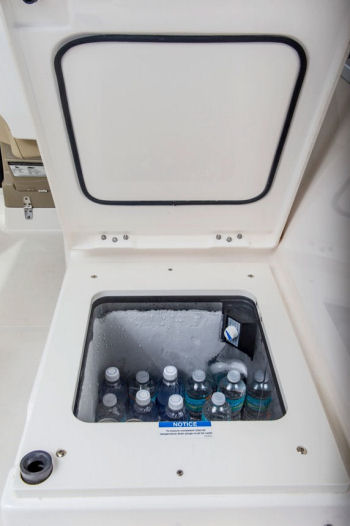 Pursuit OS 355 Offshore refrigerator