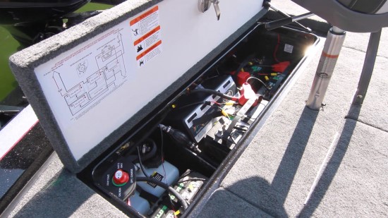 Ranger Boats 521L Comanche battery compartment