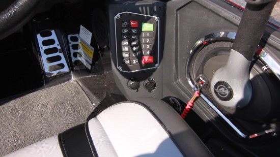 Ranger Boats 521L Comanche helm panel