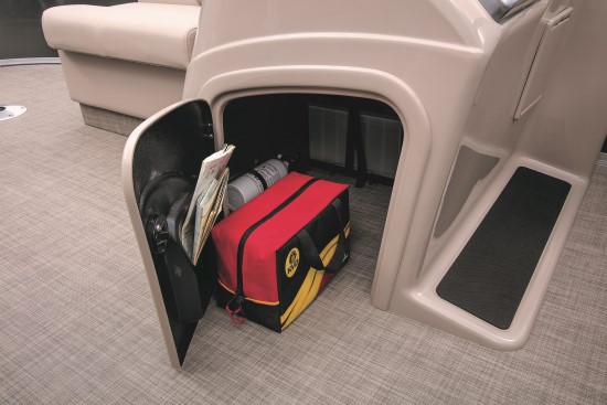 Ranger Reata 200 Fish Storage