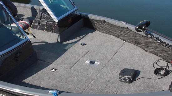 Ranger Boats VS1782 bow deck