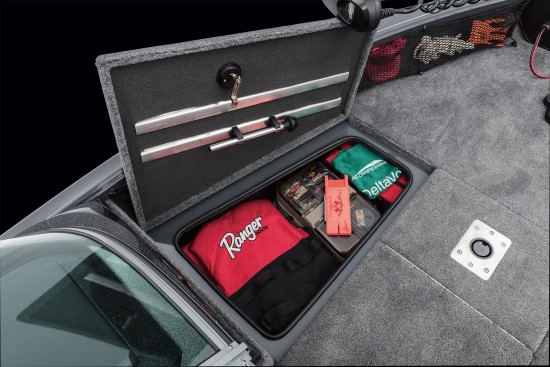Ranger Boats VS1782 bow storage