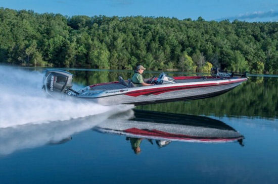 Ranger Boats Z520C running shot