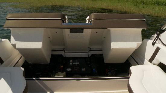 Regal 2800 engine compartment