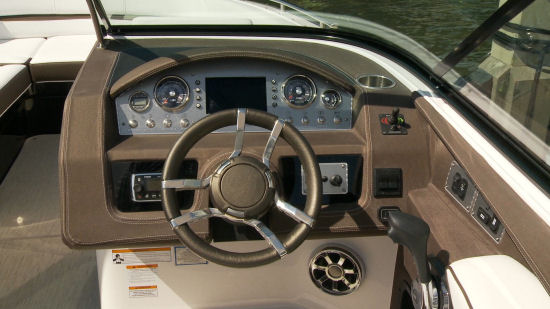 Regal 2800 helm design