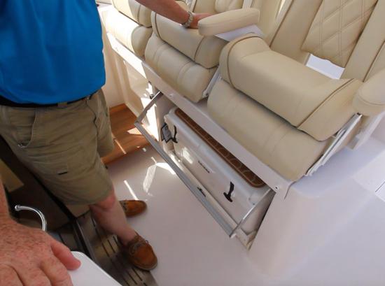 Regal 33 SAV foot rest