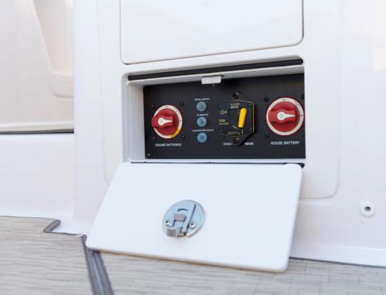 Regal 33 SAV lower drawer