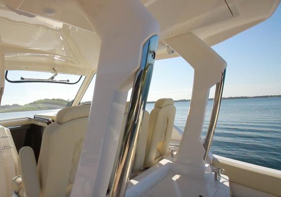 Regal 33 SAV hardtop