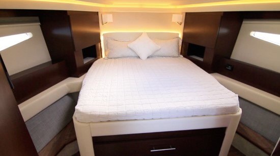 Regal 42 Fly master stateroom