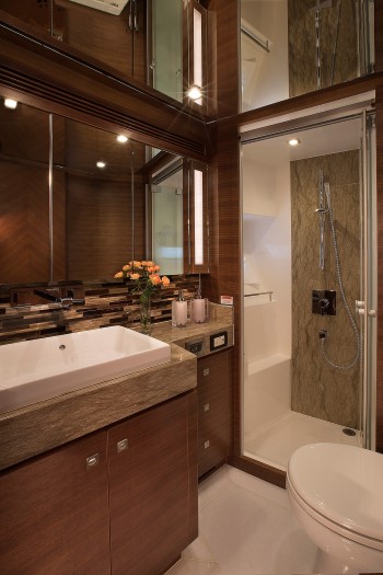 Regency Yachts P65 Guest Head