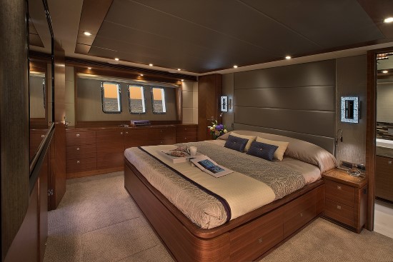 Regency Yachts P65 Full-Beam Master