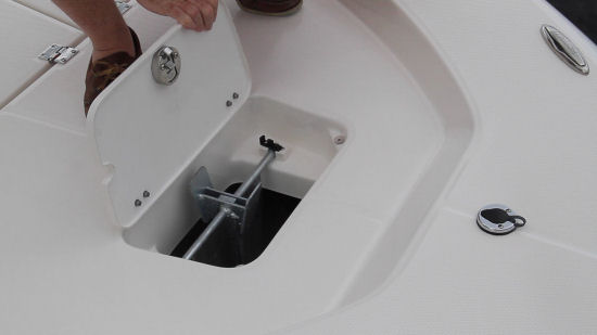 Robalo 226 Cayman anchor locker