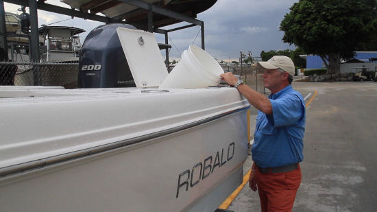 Robalo 226 Cayman bucket