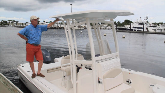 Robalo 226 Cayman fiberglass hardtop