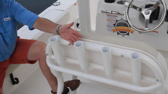 Robalo 226 Cayman leaning post