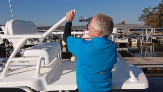 Robalo 246 Cayman SD safety rails