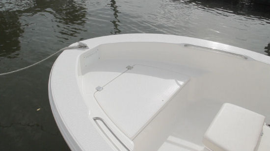 Robalo R160 bow