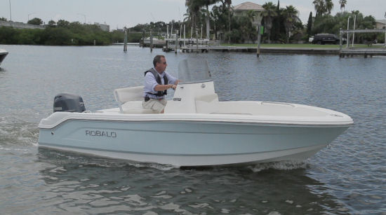 Robalo R160 idle shot