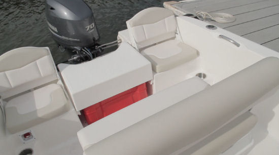 Robalo R160 jump seats