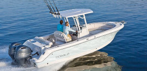 Robalo R242 running