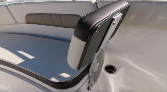 Robalo R242EX removable backrests