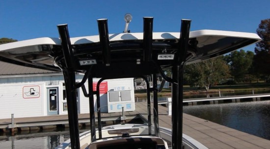 Robalo R242EX fiberglass T-top
